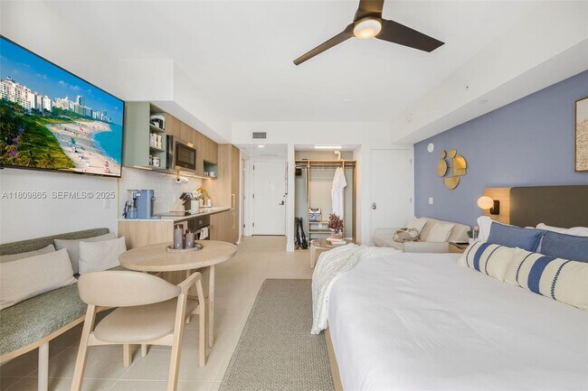 Building Photo - 159 NE 6th St