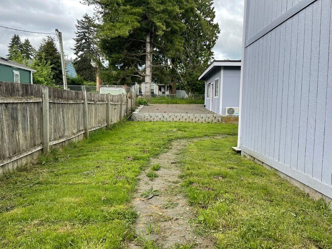 Building Photo - 2 Story Remodeled Single-Family Home in Po...