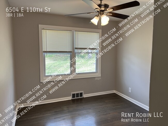 Building Photo - 6504 E 110th St