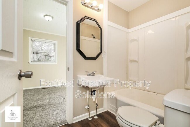 Building Photo - 401 Hobson St