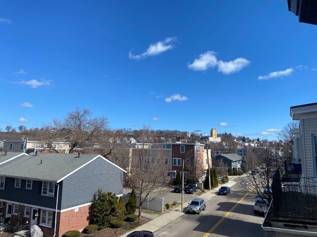 Building Photo - 901 Saratoga St