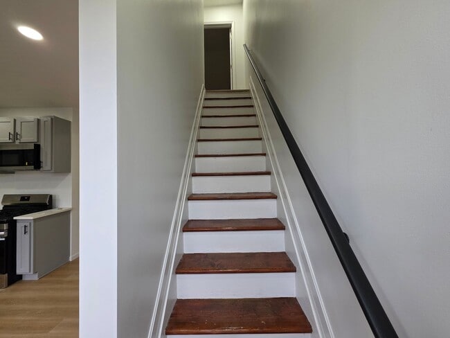 Building Photo - Newly updated 3 bedroom 2 bathroom house for Rent!!!