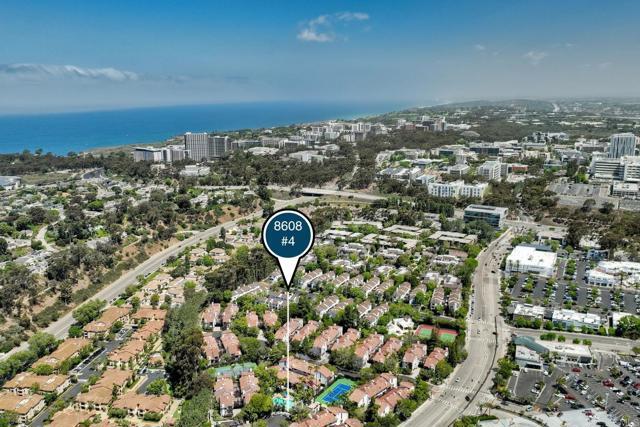 Building Photo - 8608 Villa La Jolla Dr