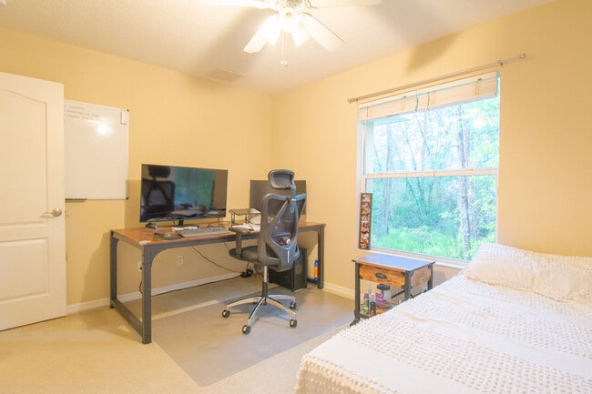 Building Photo - 9079 Iron Oak Ave