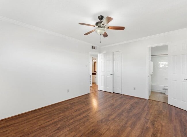 Building Photo - 6402 Del Monte Dr