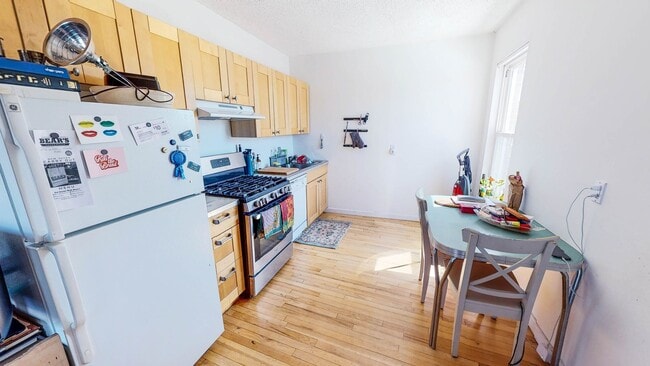 Building Photo - Renovated Loft in Historic East Rock Building | Vaulted Ceilings | Steps to Yale SOM