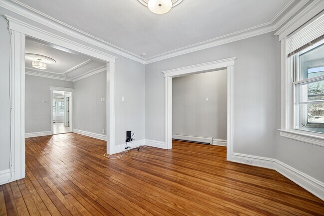 Building Photo - 78 W 6th St