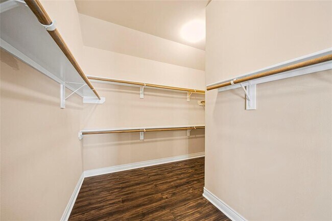 Building Photo - 2804 Sherwin St