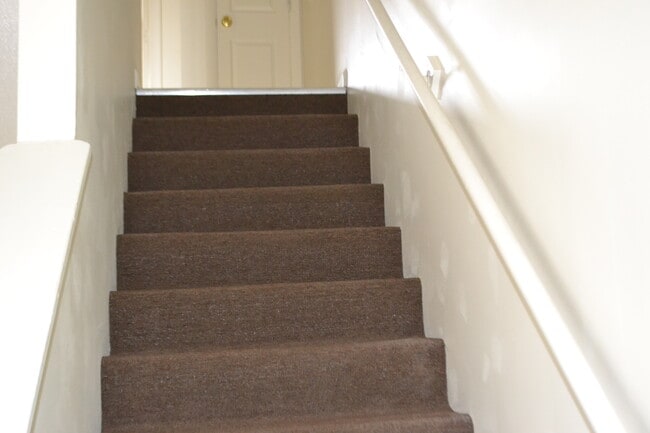 Building Photo - 119 Ashley St