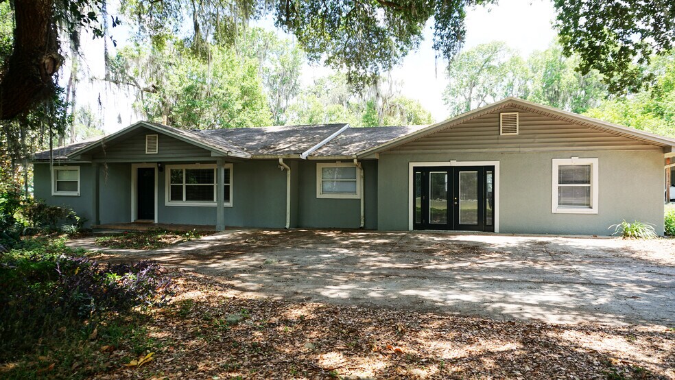 Building Photo - 3227 Gardner Rd