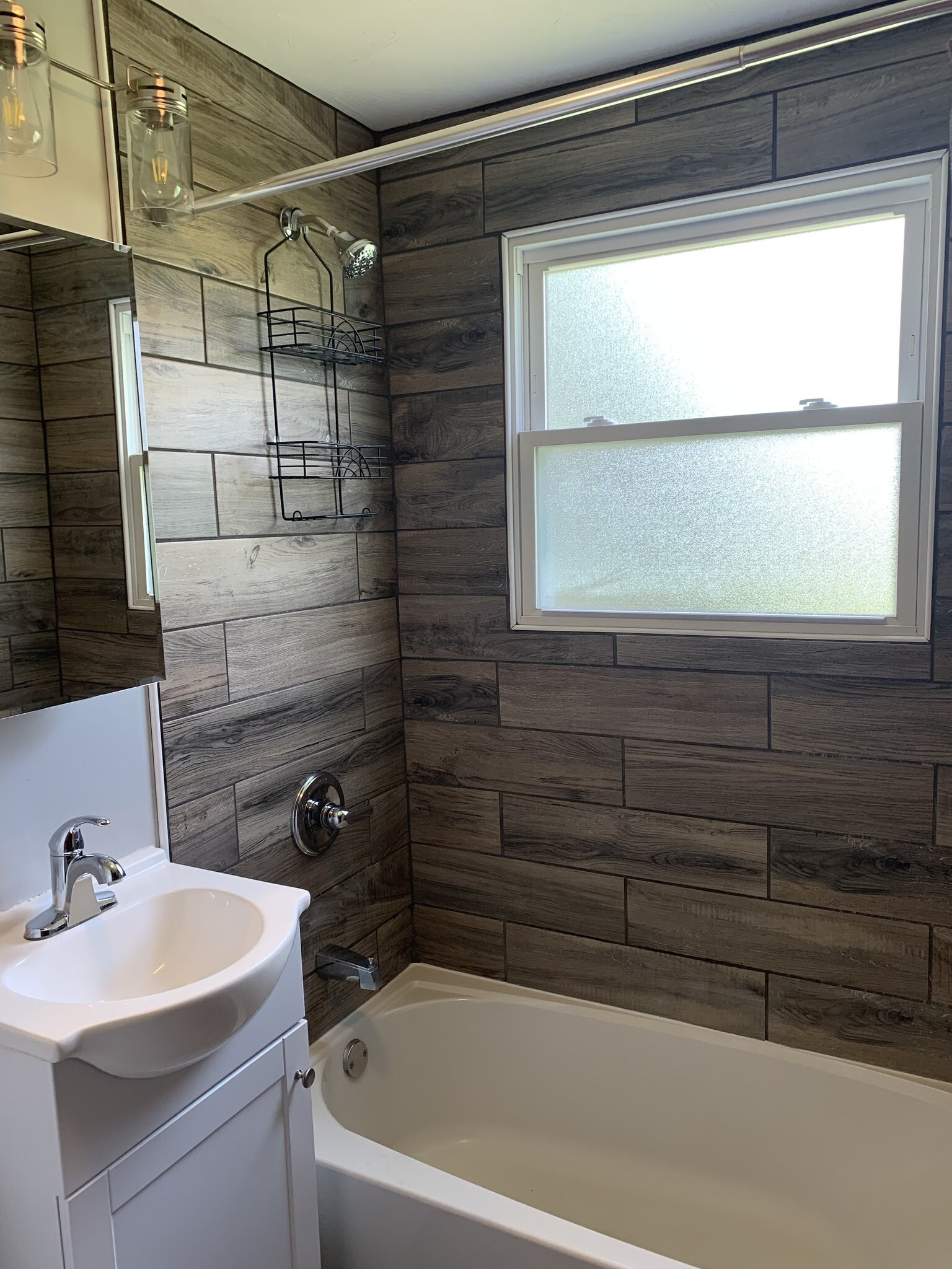 Building Photo - 5 Helen St