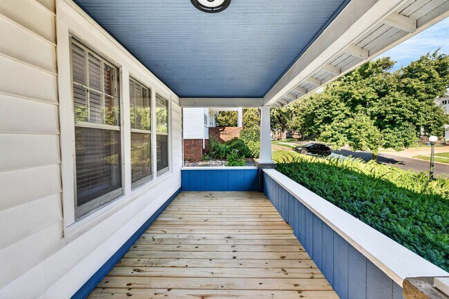 Building Photo - 4417 Poppleton Ave