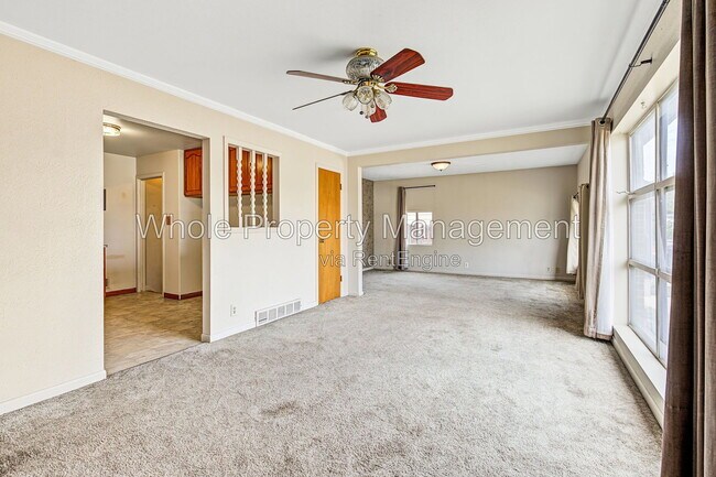 Building Photo - 1406 E 108th Pl