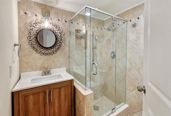 Building Photo - 5300 NE 24th Terrace