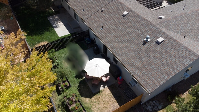 Building Photo - 150 S Golden Dr