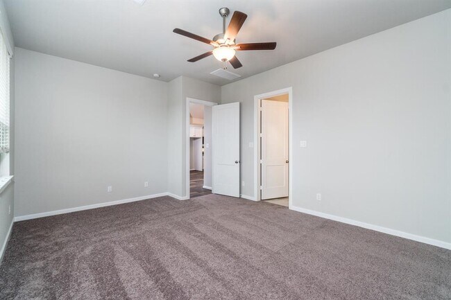 Building Photo - 27054 Golden Knoll Dr