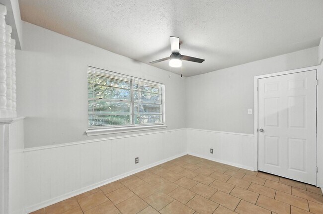 Building Photo - QUAINT 3 Bed, 2 Bath Home in Mckinney, TX!...