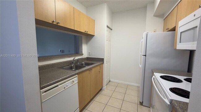 Building Photo - 2440 E Preserve Way