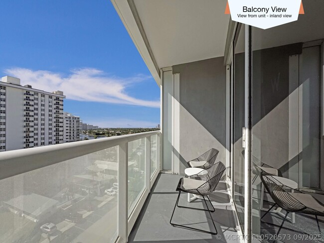 Building Photo - 3101 Bayshore Dr