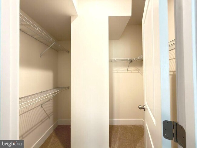 Building Photo - 2512 Buckthorn Dr