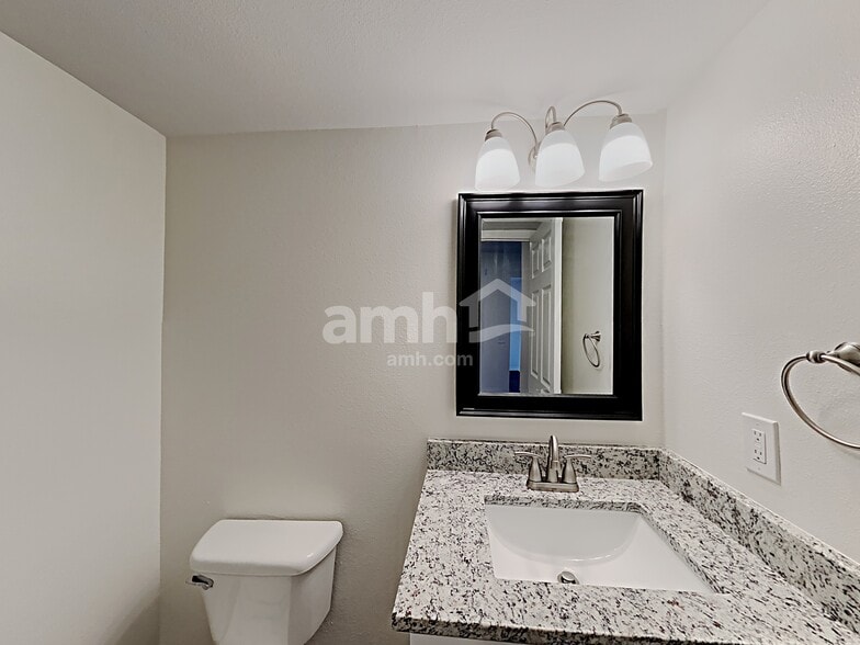 Building Photo - 105 Green Cove Ct