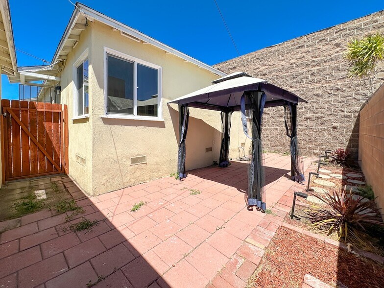 Building Photo - 4520 Marine Ave