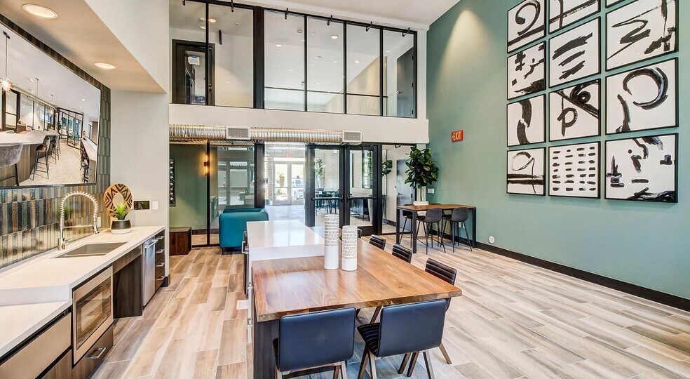 Building Photo - 2323 E Highland Ave