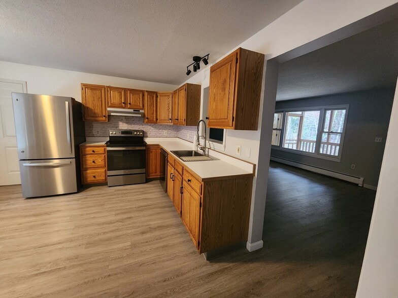 Building Photo - 205 Forest Dr