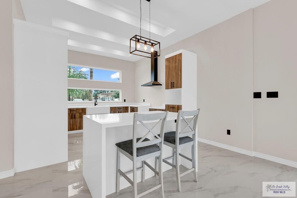 Building Photo - 3330 Calle Bolivia