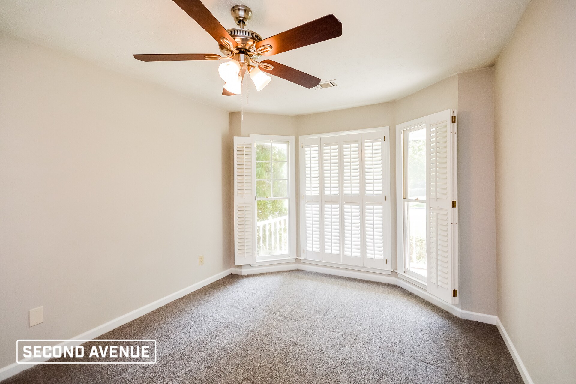 Building Photo - 4830 Thornwood Dr