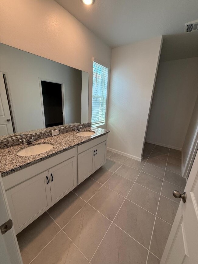 Building Photo - 5025 Quarryside Dr