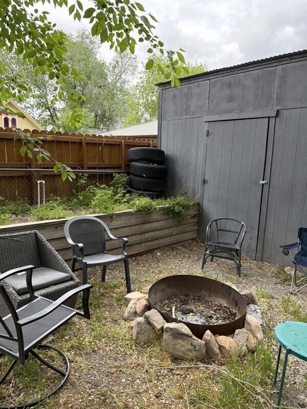 Building Photo - 553 E 700 S