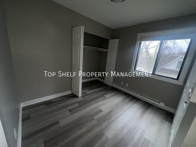 Building Photo - 103 S Grant-8