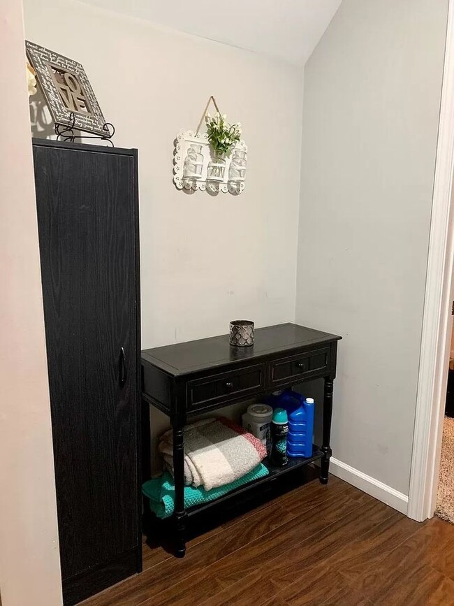 Building Photo - 477 Eve Estates Dr