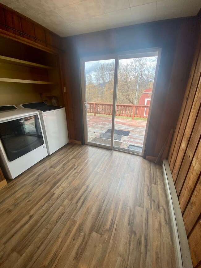 Building Photo - Whitefish River unfurnished 2 bedroom home!