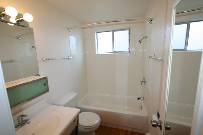 Building Photo - 2035 S Josephine St
