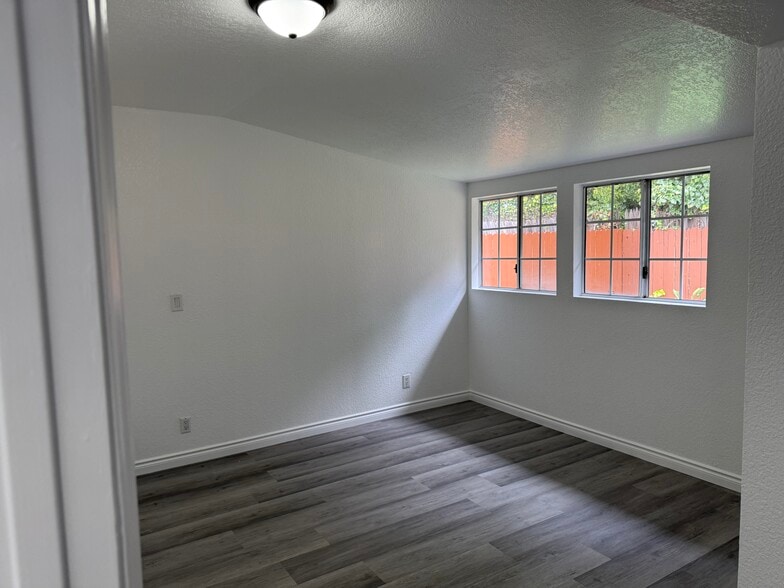 Building Photo - 2435 W Broadway