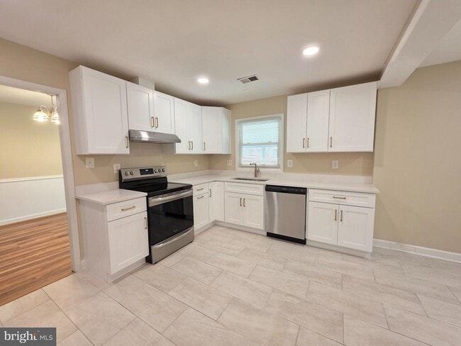 Building Photo - 2090 Jason Ct