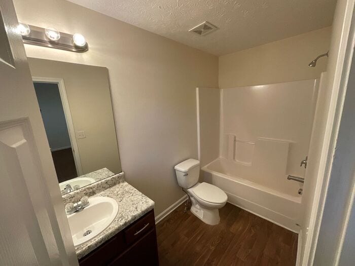 Building Photo - 2655 Parkside Way SW