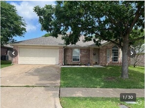 Building Photo - 2312 Charleston Dr