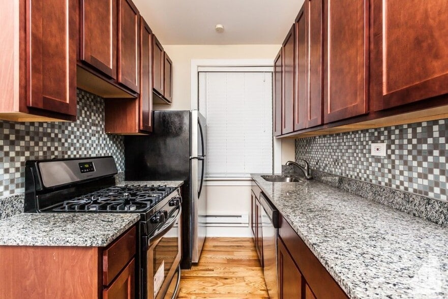 Building Photo - 1025 Dempster St