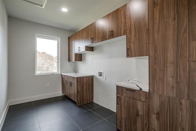 Building Photo - 6301 Tiffany Oaks Ln