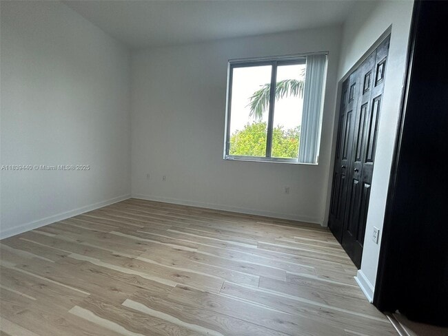 Building Photo - 2142 Van Buren St