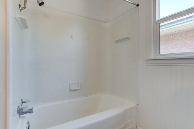 Building Photo - 3411 41st St