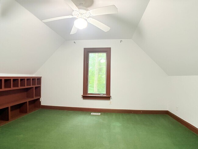 Building Photo - Charming, large wooded lot.