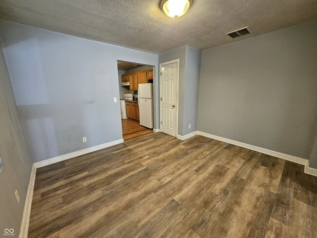 Building Photo - 1364 W 22nd St