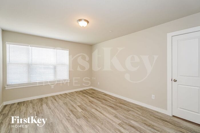 Building Photo - 319 Aveen Path