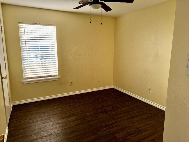 Building Photo - 1375 Hitchin Ln