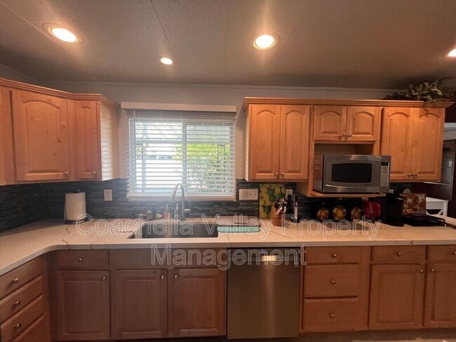 Building Photo - 421 S Paseo Laredo