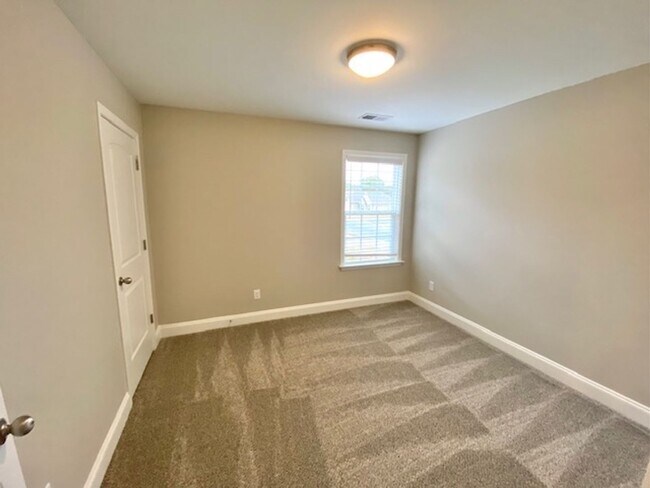 Building Photo - TuckerLanding5624